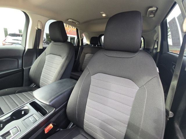 2021 Ford Edge SE