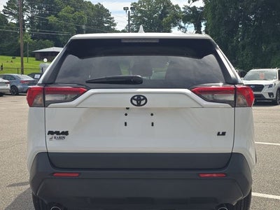 2022 Toyota RAV4 LE