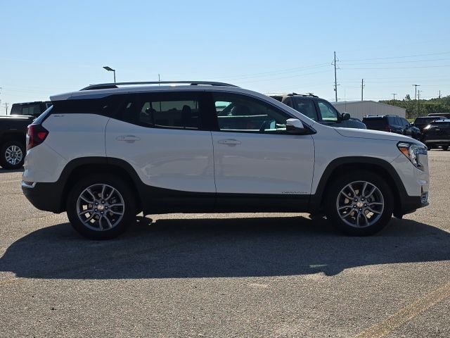 2023 GMC Terrain SLT - Photo 6