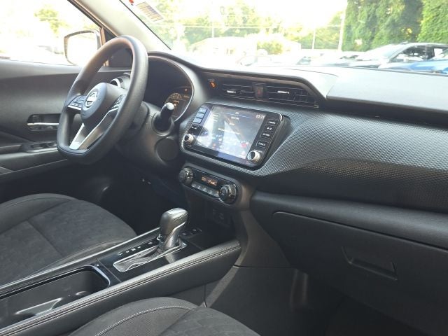 2022 Nissan Kicks SV