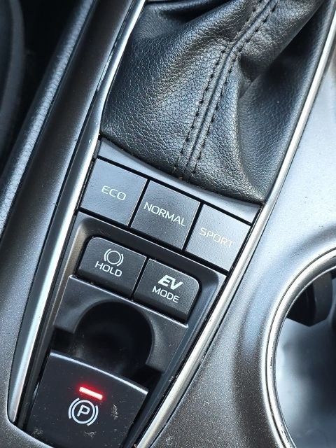 2022 Toyota Camry Hybrid XLE