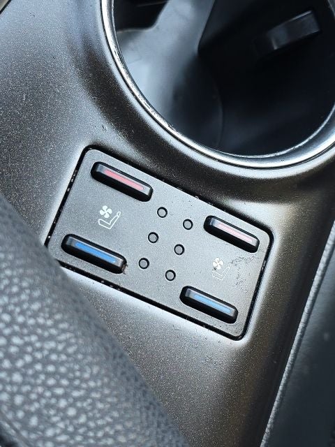 2022 Toyota Camry Hybrid XLE