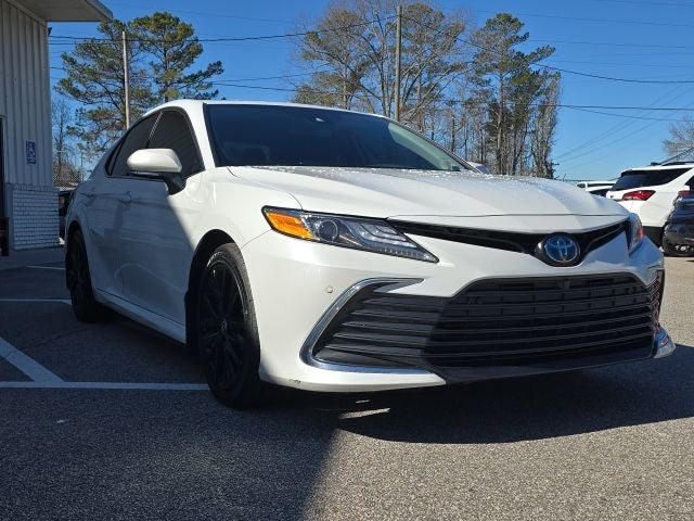 2022 Toyota Camry Hybrid XLE