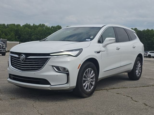 2023 Buick Enclave Essence's photo