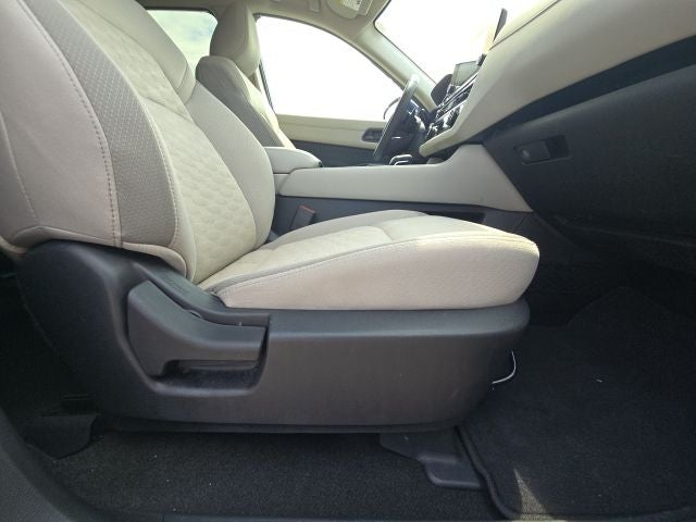 2023 Nissan Pathfinder SV