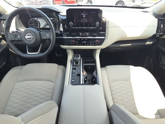 2023 Nissan Pathfinder SV