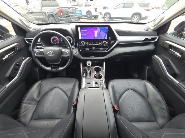 2023 Toyota Highlander Platinum