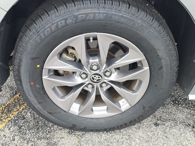 2024 Toyota Sienna LE 8 Passenger