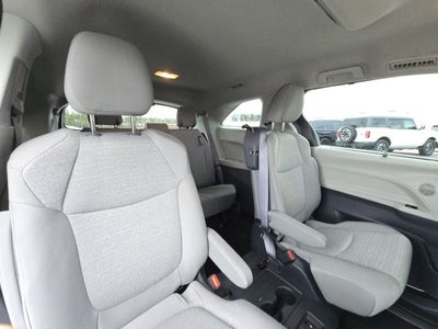 2024 Toyota Sienna LE 8 Passenger