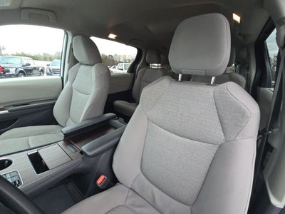2024 Toyota Sienna LE 8 Passenger