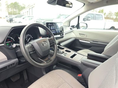 2024 Toyota Sienna LE 8 Passenger