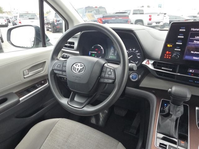 2024 Toyota Sienna LE 8 Passenger
