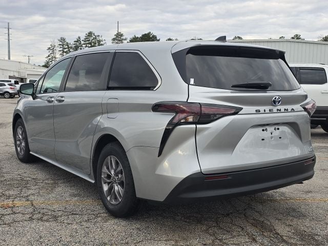 2024 Toyota Sienna LE 8 Passenger