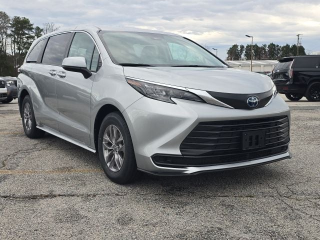 2024 Toyota Sienna LE 8 Passenger