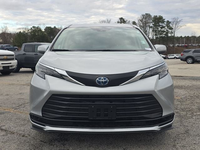 2024 Toyota Sienna LE 8 Passenger