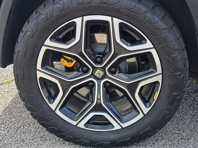 2023 Rivian R1S Adventure