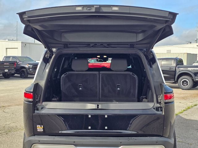 2023 Rivian R1S Adventure