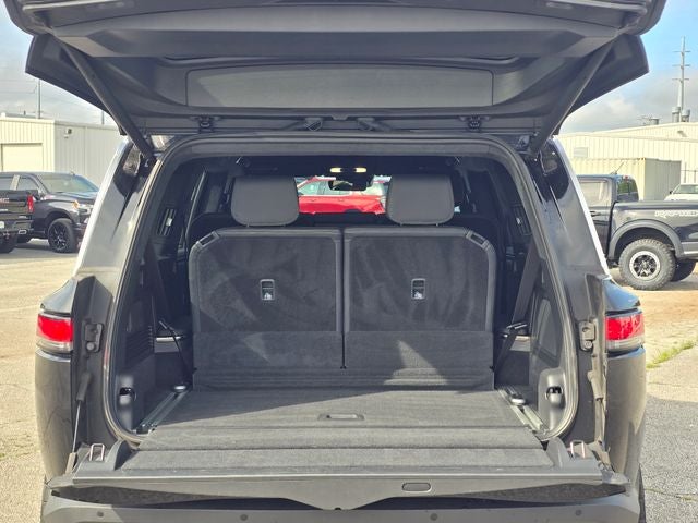 2023 Rivian R1S Adventure