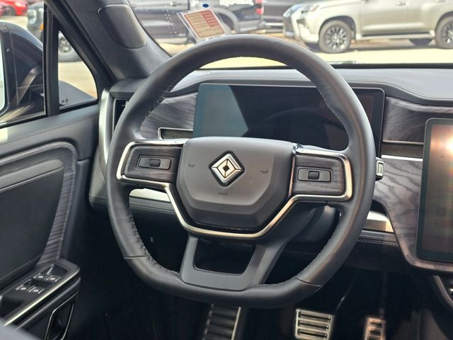 2023 Rivian R1S Adventure