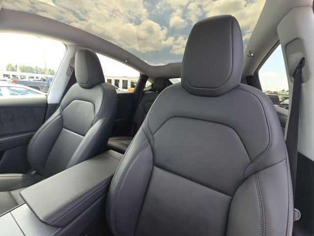 2026 Tesla Model Y Base