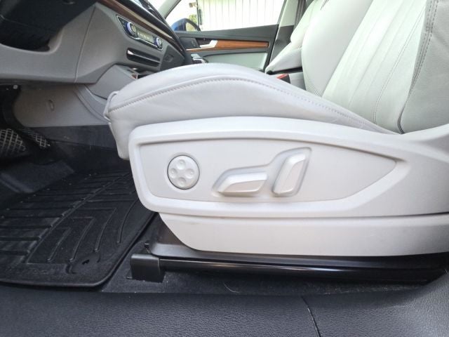 2022 Audi Q5 e S Line