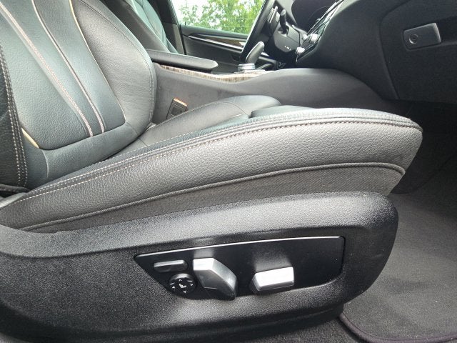 2019 BMW 5 Series 530i