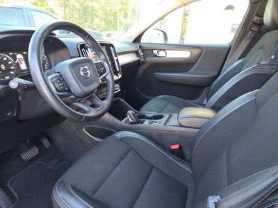 2020 Volvo XC40 Momentum
