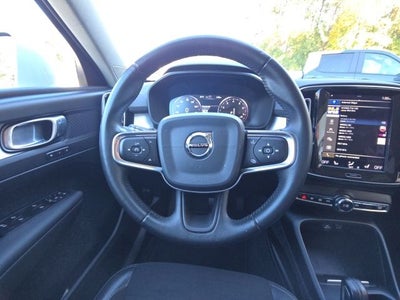 2020 Volvo XC40 Momentum
