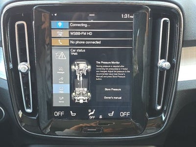 2020 Volvo XC40 Momentum