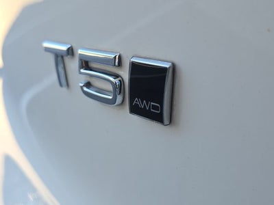 2020 Volvo XC40 Momentum